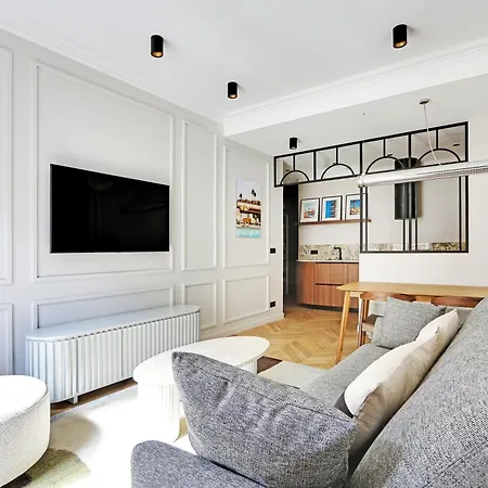 Pick A Flat's In Triangle D'or - Pierre 1er De Serbie * Parigi